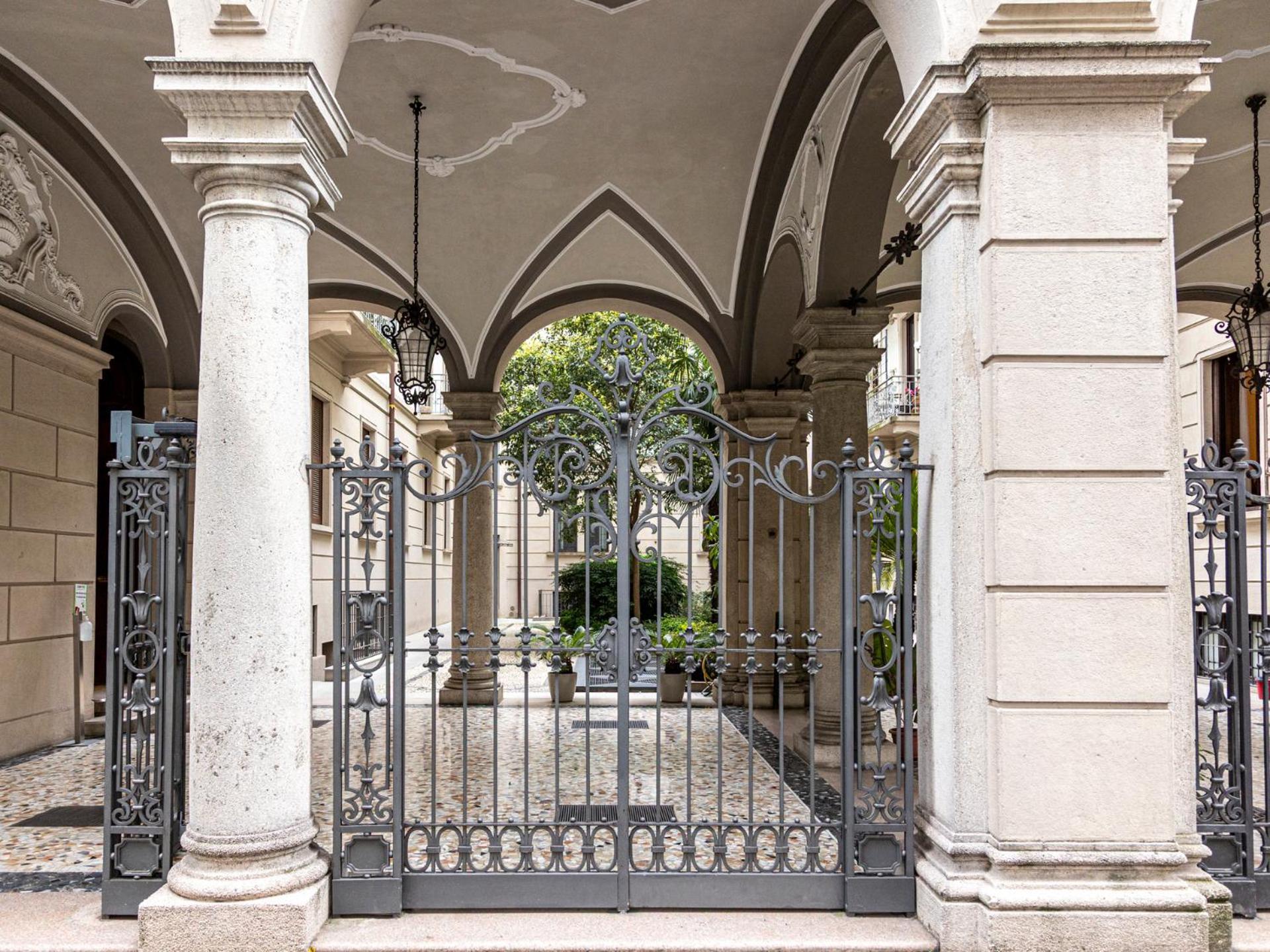 Luxury Sant'Ambrogio Apartment Milão Exterior foto